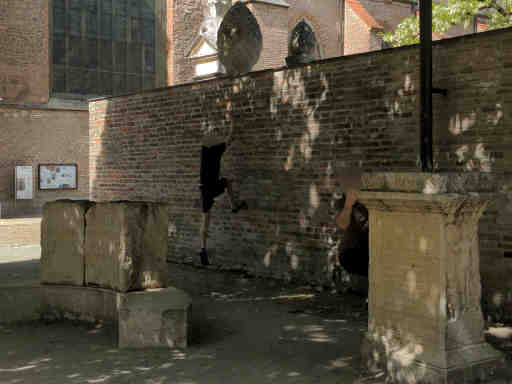 Foto: Dom Mauer & Spielplatz