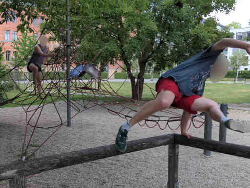 Foto: ToneArt-Hof Spielplatz