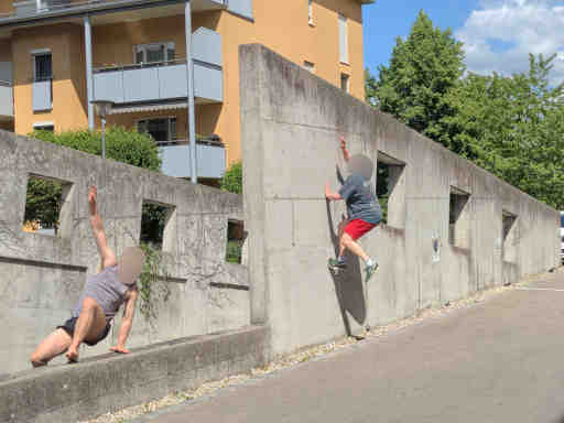 Foto: ToneArt-Hof Tiefgarageneinfahrt